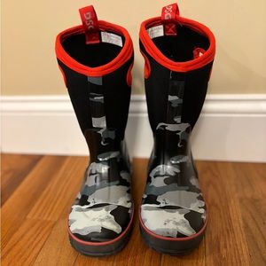 Boys DSG bogg style winter boots